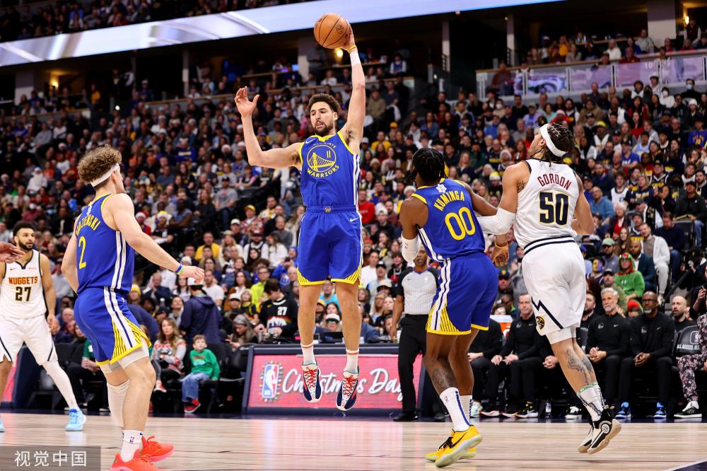 面给球队带 面给球队带